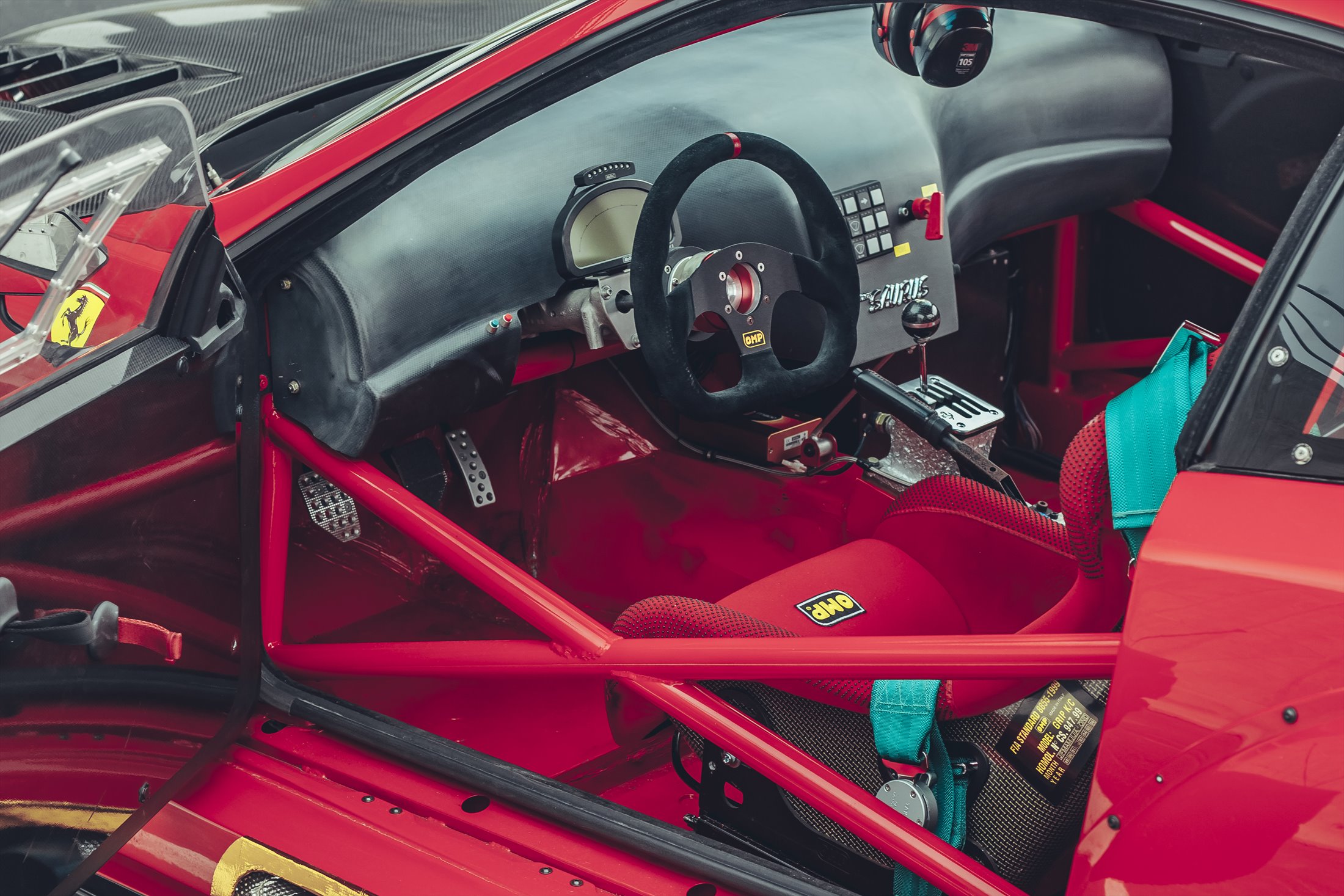 Purpose-built Ferrari 550 Maranello cockpit and roll cage