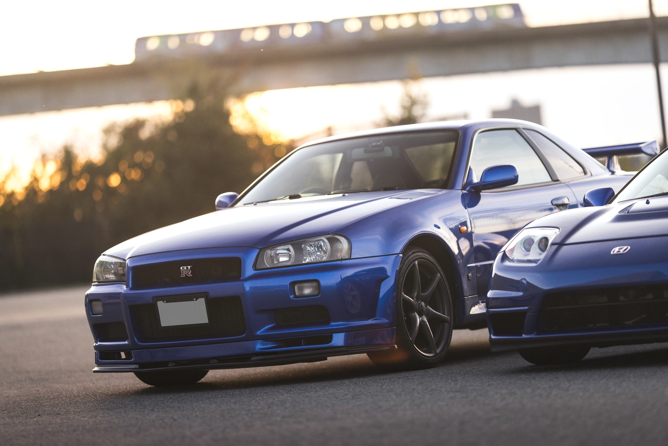Bayside Blue Nissan Skyline GT-R R34 photographed from the front