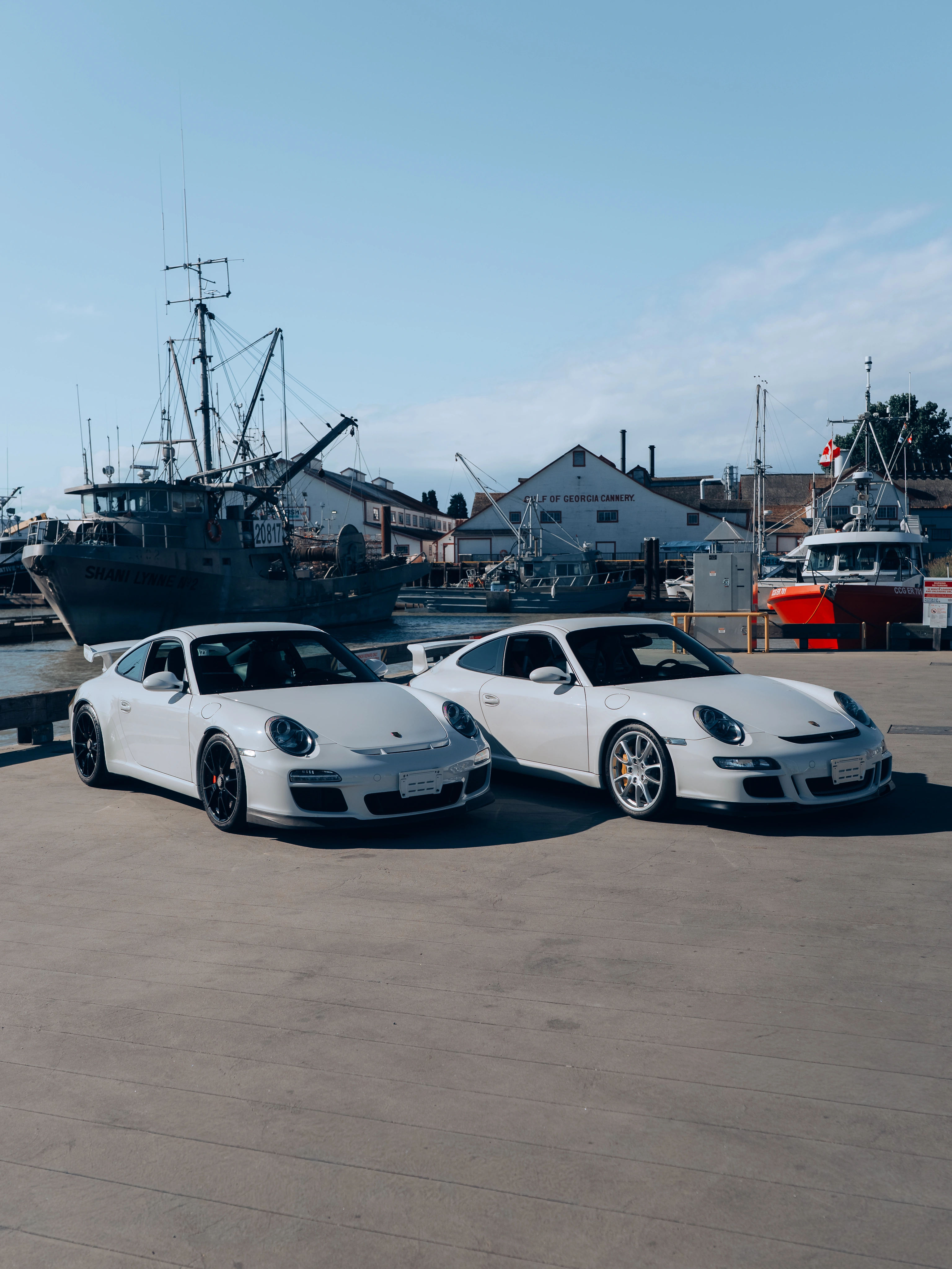 Front three-quarter view of the Porsche 997.1 and 997.2 GT3s
