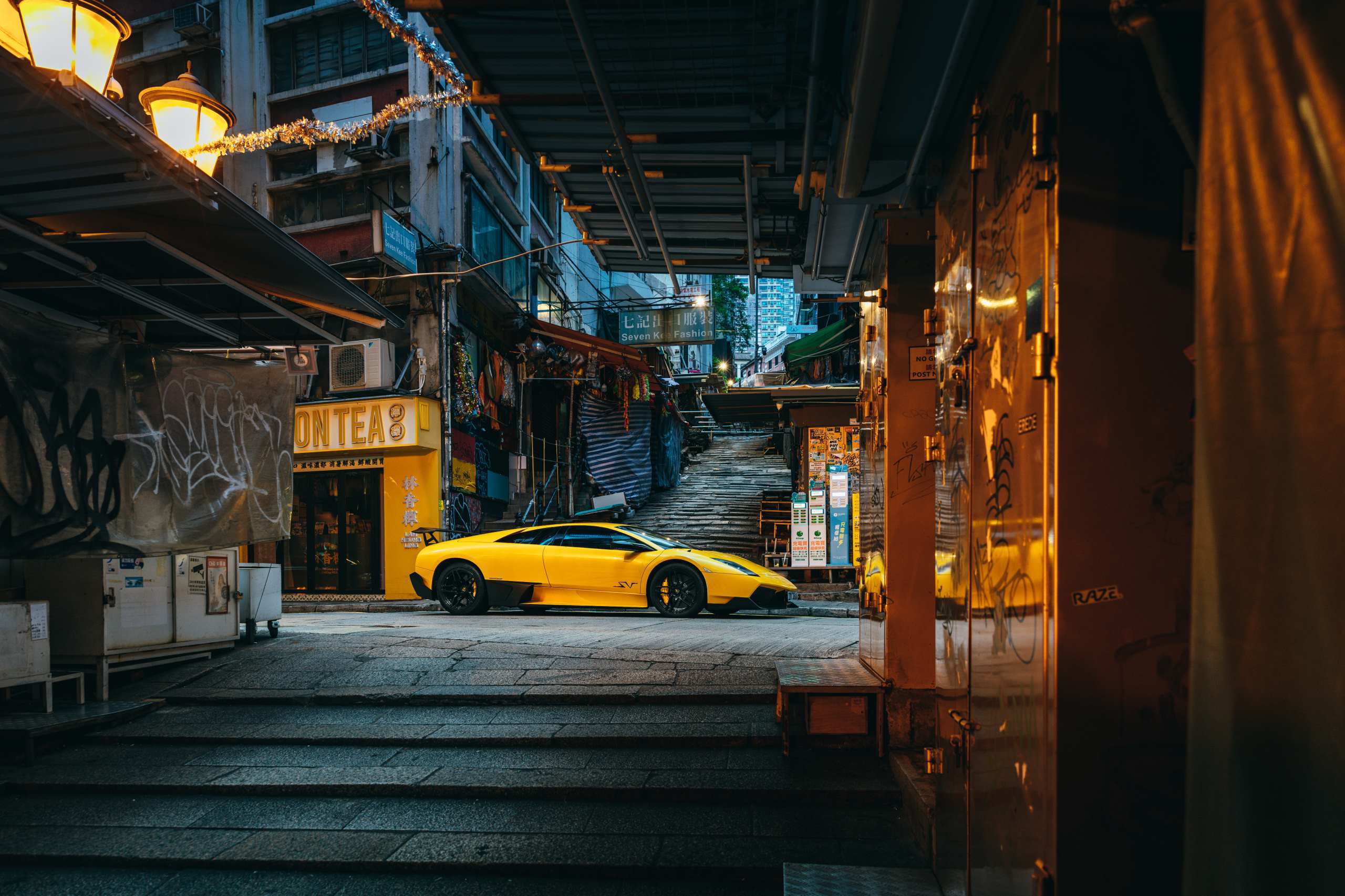 Murciélago SuperVeloce beneath the lights of a Hong Kong alley
