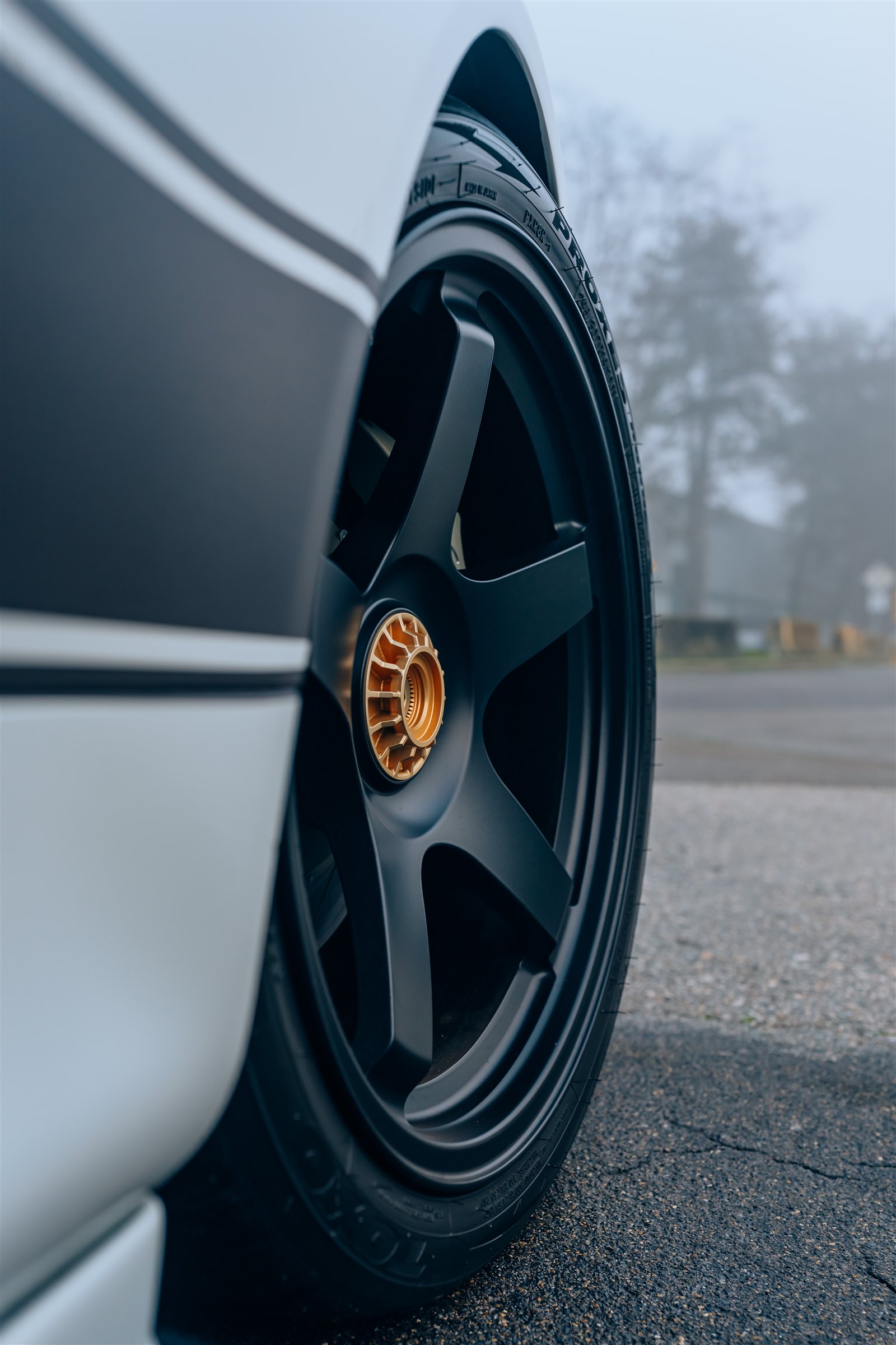 Single-lug conversion and brake detail